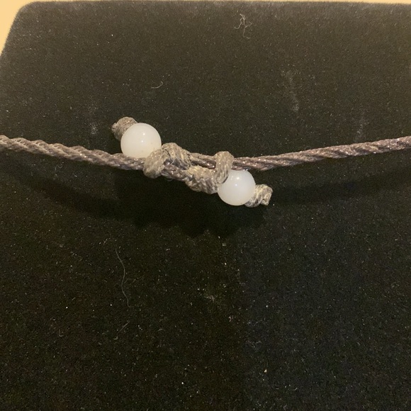 Vint Green Hardstone Carved Pendant on adjust cord - Picture 6 of 6